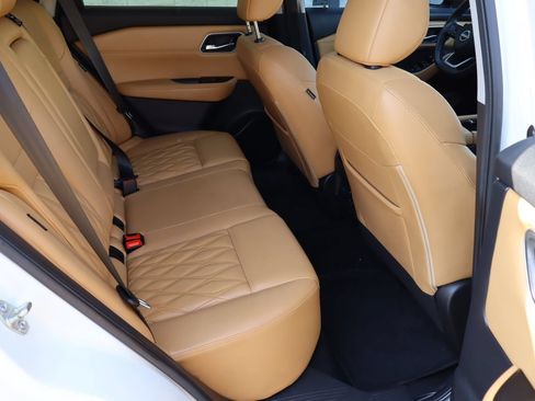 Used 2023 Nissan Rogue Platinum w/ Platinum Premium Package FWD image 18