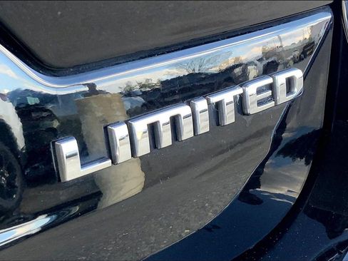Certified 2023 Jeep Grand Cherokee Limited AWD/4WD image 9