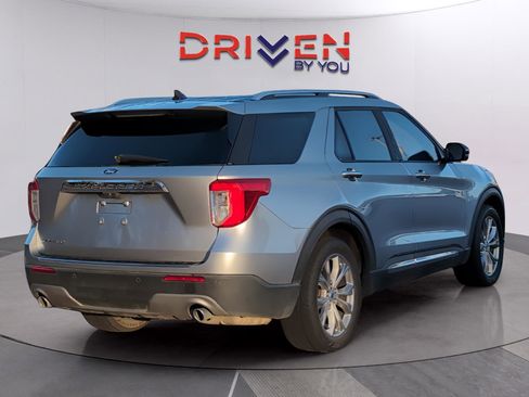 Used 2022 Ford Explorer Limited w/ Equipment Group 301A image 5