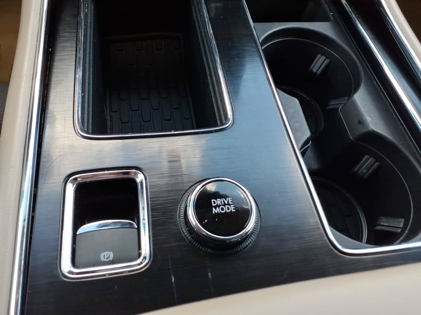 Used 2020 Lincoln Aviator Grand Touring w/ Equipment Group 302A AWD/4WD image 13