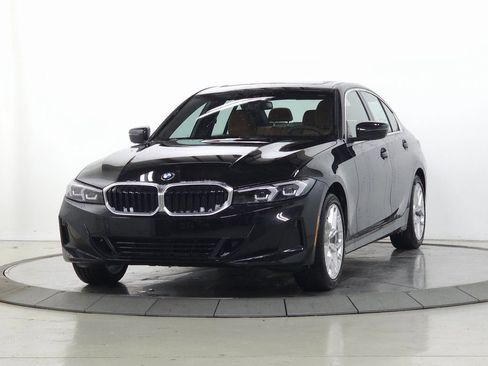 Used 2026 BMW 330i xDrive Sedan w/ Premium Package AWD/4WD image 3