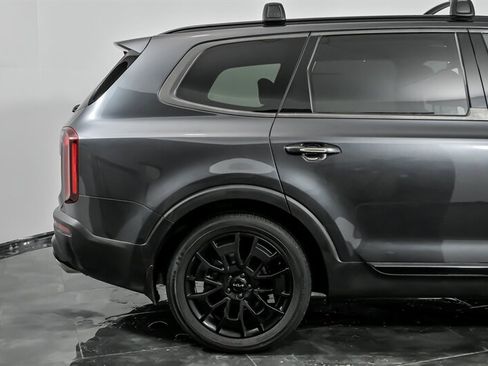 Used 2022 Kia Telluride SX w/ SX Prestige Package image 11