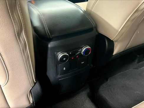 Used 2023 Ford Explorer Limited image 34