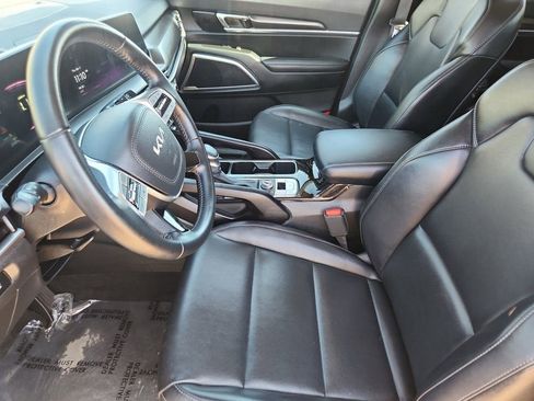 Used 2025 Kia Telluride S image 9