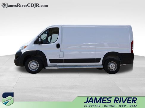 Used 2025 RAM ProMaster 2500 w/ U-Haul Equipment Group FWD image 2