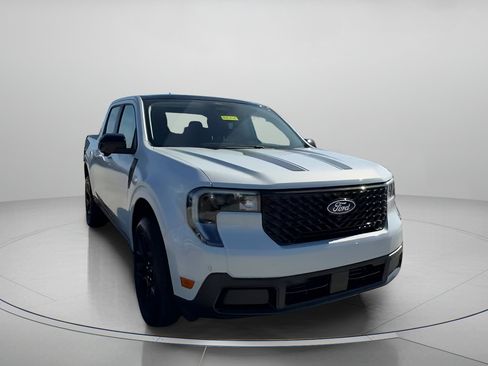 New 2026 Ford Maverick Lariat w/ Black Appearance Package image 4