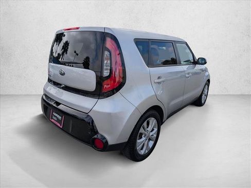 Used 2016 Kia Soul + FWD image 5