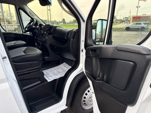 Used 2025 RAM ProMaster 2500 w/ Convenience Group FWD image 25