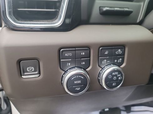 Used 2023 GMC Sierra 1500 Denali w/ Denali Reserve Package AWD/4WD image 20