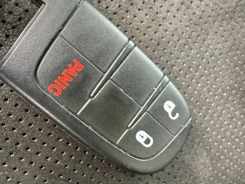 Used 2019 Jeep Grand Cherokee Altitude image 30