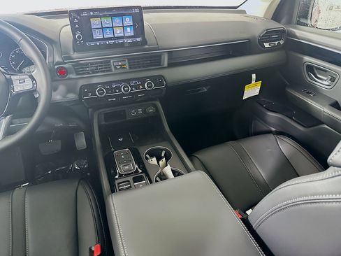 Certified 2025 Honda Pilot EX-L image 16