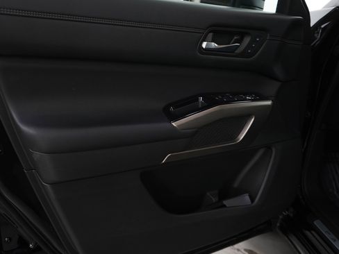 Used 2022 Nissan Pathfinder Platinum w/ Cargo Package image 24