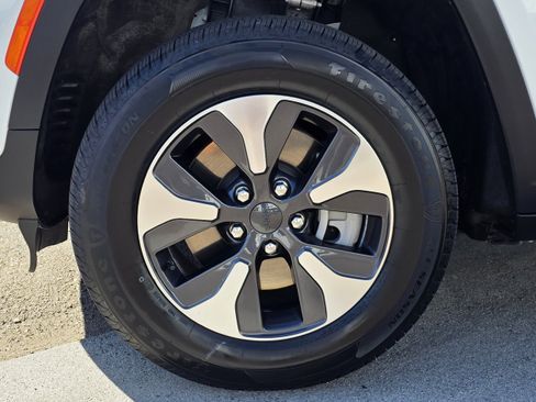 Certified 2023 Jeep Grand Cherokee 4WD 4xe image 9
