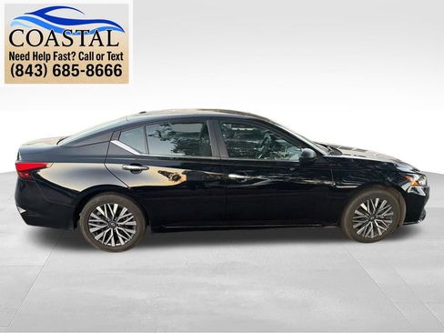 Certified 2024 Nissan Altima 2.5 SV FWD image 8