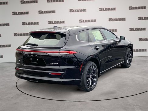 New 2025 Toyota Crown Signia image 5