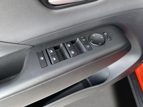 Certified 2024 Hyundai Kona Limited FWD image 18
