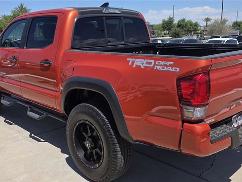 Used 2016 Toyota Tacoma TRD Off-Road w/ Premium & Technology Package RWD image 7