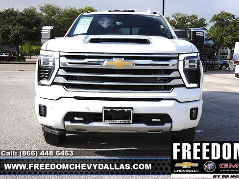 Used 2024 Chevrolet Silverado 3500 High Country w/ High Country Premium Package AWD/4WD image 2