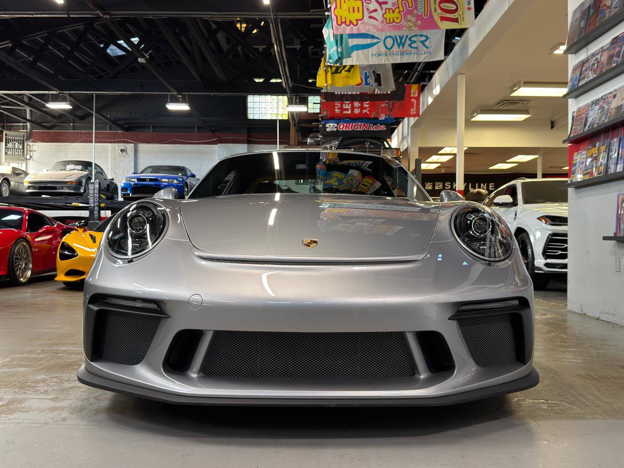 Used 2018 Porsche 911 GT3 RWD image 2