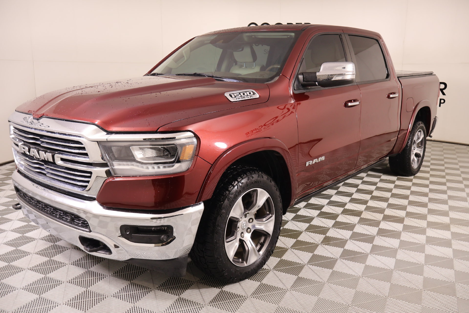 Used 2019 RAM 1500 Laramie AWD/4WD image 10