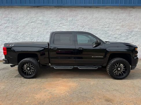 Used 2018 Chevrolet Silverado 1500 LT w/ All Star Edition AWD/4WD image 3