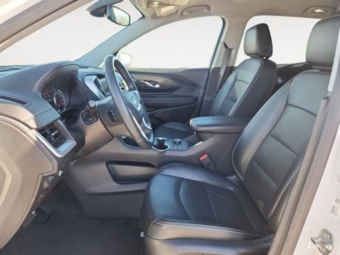Used 2024 GMC Terrain SLT image 9