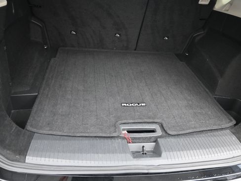 Used 2025 Nissan Rogue SV FWD image 15