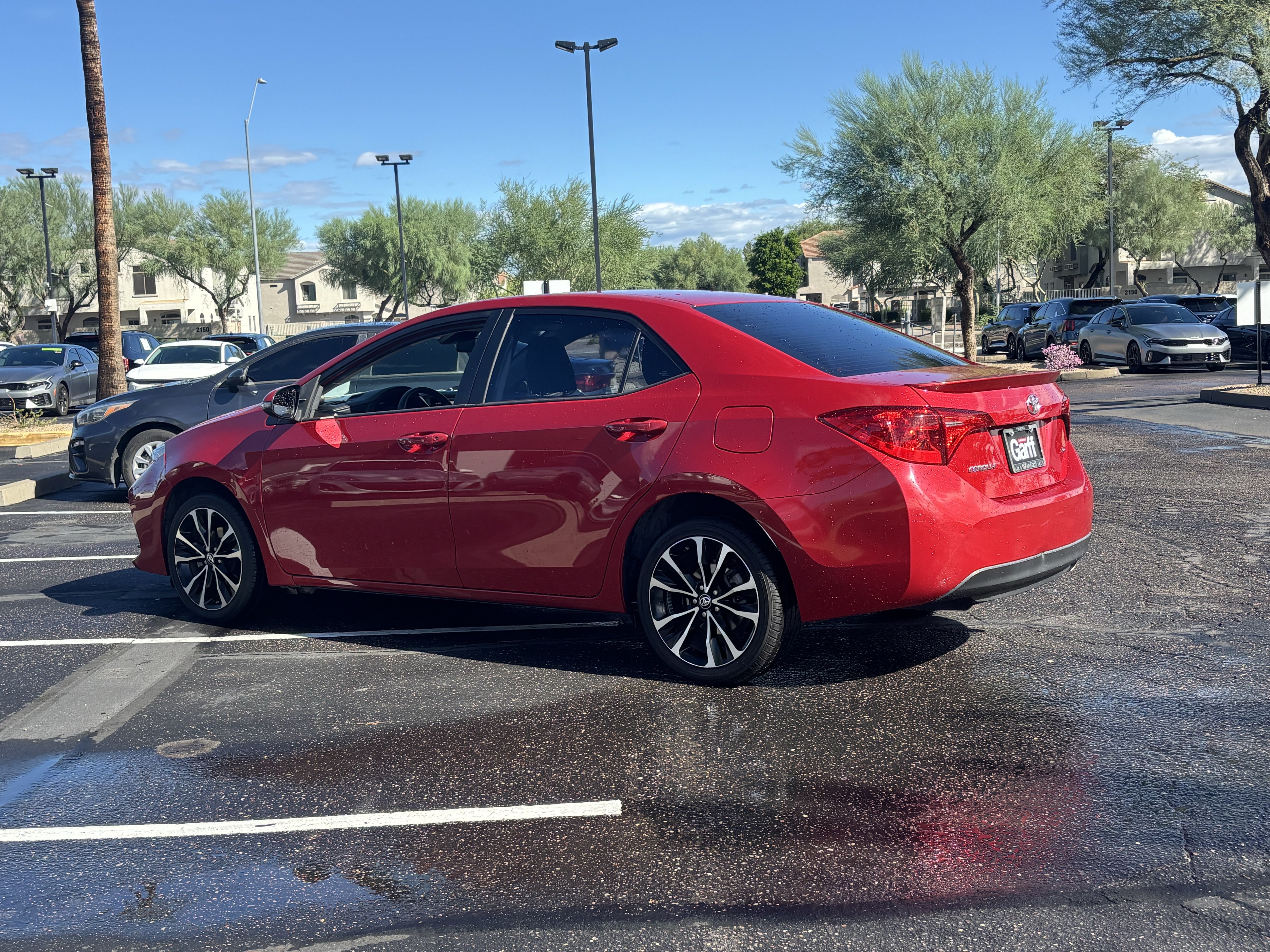 Used 2018 Toyota Corolla SE w/ Carpet Mat Package (TMS) FWD image 4