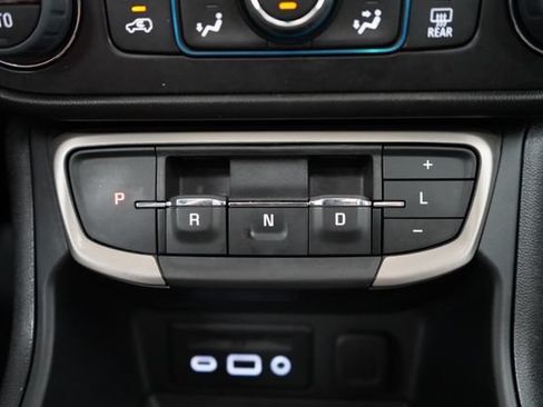 Used 2024 GMC Terrain Denali w/ Denali Premium Package AWD/4WD image 34