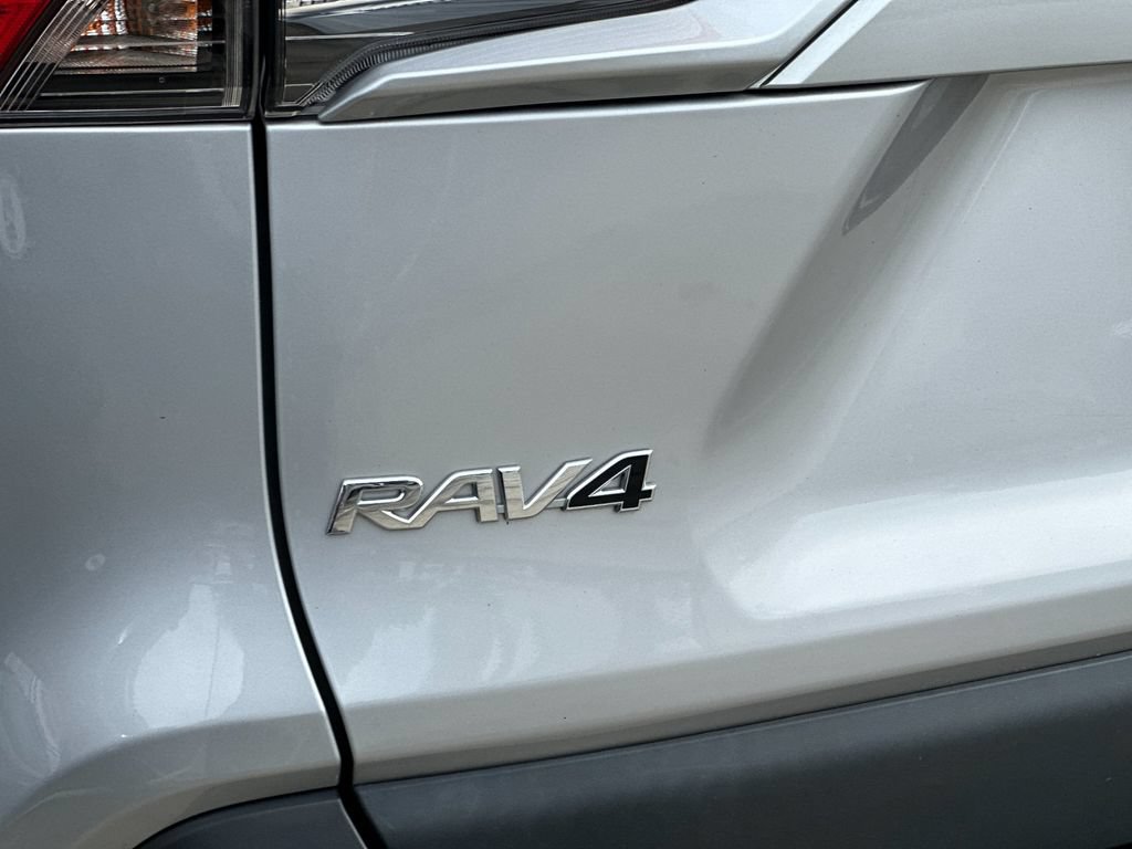 Used 2023 Toyota RAV4 XLE AWD/4WD image 27