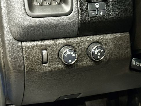 Used 2022 Chevrolet Colorado ZR2 AWD/4WD image 13