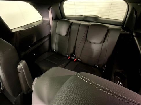 New 2025 Mercedes-Benz GLS 450 4MATIC image 11