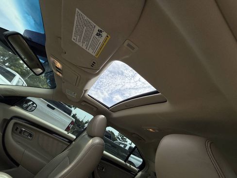 Used 2013 Ford Taurus Limited FWD image 31