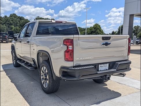 New 2026 Chevrolet Silverado 2500 Custom w/ Custom Value Package AWD/4WD image 8