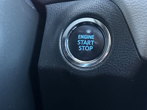 Certified 2022 Toyota RAV4 XLE w/ Convenience Package image 21