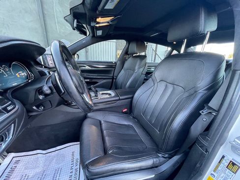 Used 2016 BMW 740i image 10