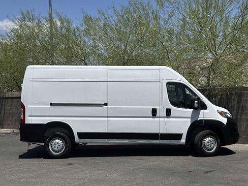 Used 2024 RAM ProMaster 2500 w/ Safety Group FWD image 9