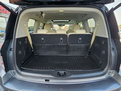 Used 2025 Nissan Armada Platinum image 10