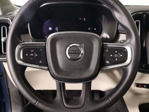 Used 2023 Volvo XC40 B5 Plus w/ Driver Assist Package AWD/4WD image 3