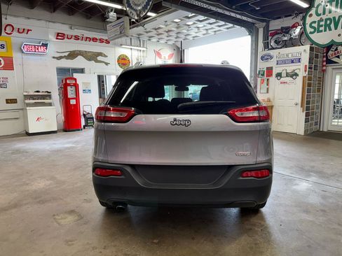 Used 2014 Jeep Cherokee Latitude w/ Cold Weather Group image 4