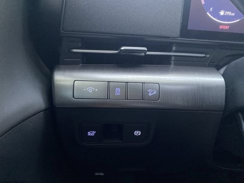 Certified 2024 Hyundai Kona Limited FWD image 19