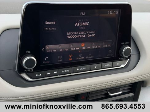 Used 2025 Nissan Rogue SV w/ SV Premium Package AWD/4WD image 31