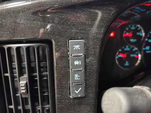 New 2025 Chevrolet Express 2500 w/ Driver Convenience Package image 50