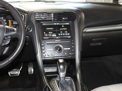 Used 2016 Ford Fusion Titanium AWD/4WD image 13