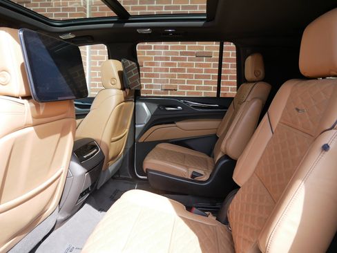 Used 2021 Cadillac Escalade ESV Sport w/ Driver Assist Tech Package AWD/4WD image 10