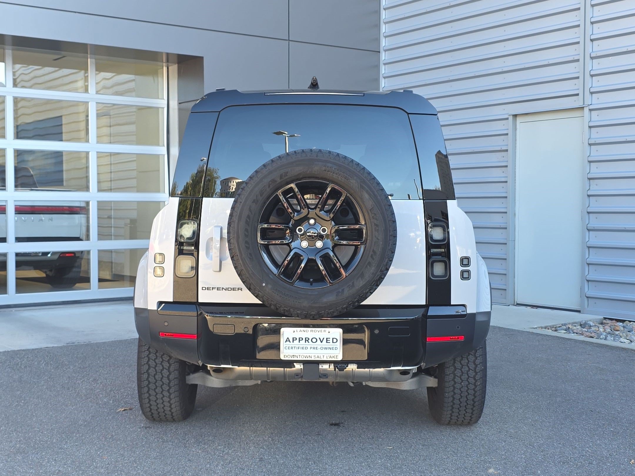 Used 2026 Land Rover Defender 110 S AWD/4WD image 9