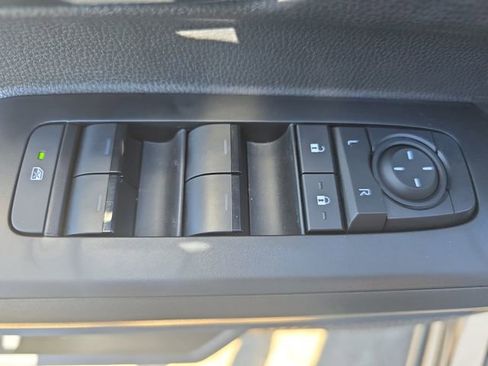 Used 2025 Toyota Tacoma SR5 image 26