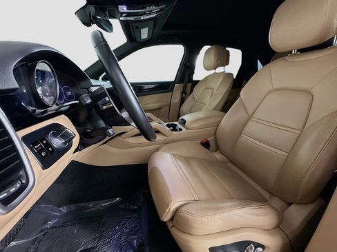 Used 2020 Porsche Cayenne image 20
