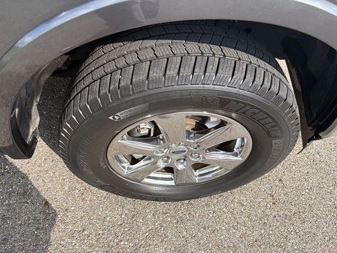 Used 2019 Ford F150 Lariat w/ Equipment Group 502A Luxury AWD/4WD image 11