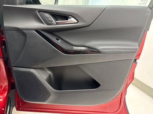 New 2026 Chevrolet Equinox LT w/ Convenience Package II image 8